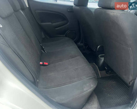 Білий Мазда 2, об'ємом двигуна 1.5 л та пробігом 170 тис. км за 5800 $, фото 12 на Automoto.ua