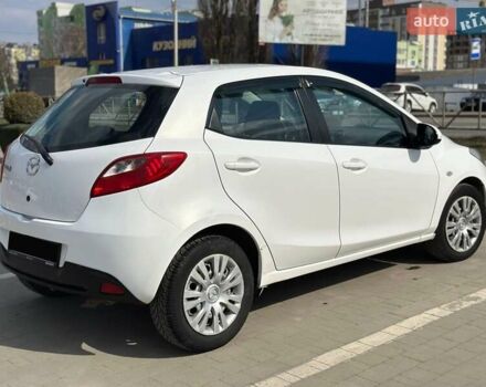 Белый Мазда 2, объемом двигателя 1.4 л и пробегом 240 тыс. км за 4500 $, фото 6 на Automoto.ua