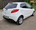 Белый Мазда 2, объемом двигателя 1.5 л и пробегом 125 тыс. км за 5800 $, фото 3 на Automoto.ua