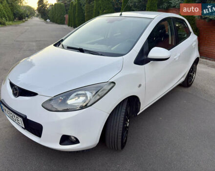 Белый Мазда 2, объемом двигателя 1.5 л и пробегом 124 тыс. км за 6800 $, фото 6 на Automoto.ua