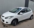 Белый Мазда 2, объемом двигателя 1.4 л и пробегом 121 тыс. км за 5500 $, фото 6 на Automoto.ua