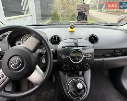 Білий Мазда 2, об'ємом двигуна 1.4 л та пробігом 221 тис. км за 5000 $, фото 17 на Automoto.ua