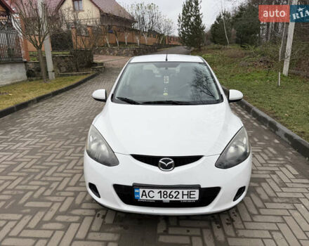 Білий Мазда 2, об'ємом двигуна 1.4 л та пробігом 221 тис. км за 5000 $, фото 2 на Automoto.ua