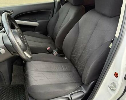 Білий Мазда 2, об'ємом двигуна 1.5 л та пробігом 135 тис. км за 7654 $, фото 13 на Automoto.ua