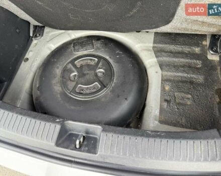 Білий Мазда 2, об'ємом двигуна 1.5 л та пробігом 135 тис. км за 7654 $, фото 15 на Automoto.ua