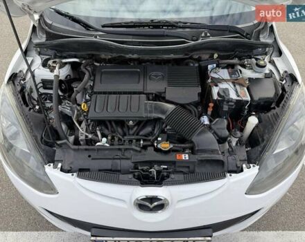 Білий Мазда 2, об'ємом двигуна 1.5 л та пробігом 135 тис. км за 7654 $, фото 17 на Automoto.ua