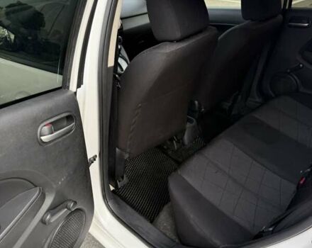 Білий Мазда 2, об'ємом двигуна 1.5 л та пробігом 135 тис. км за 7654 $, фото 10 на Automoto.ua