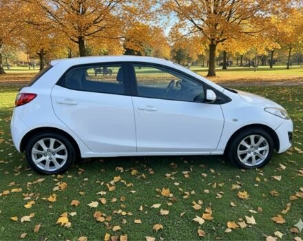 Білий Мазда 2, об'ємом двигуна 1.5 л та пробігом 139 тис. км за 5900 $, фото 5 на Automoto.ua