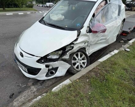 Білий Мазда 2, об'ємом двигуна 1.5 л та пробігом 106 тис. км за 3900 $, фото 7 на Automoto.ua