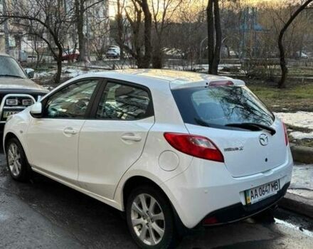 Белый Мазда 2, объемом двигателя 1.5 л и пробегом 130 тыс. км за 7500 $, фото 2 на Automoto.ua