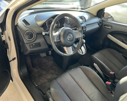 Білий Мазда 2, об'ємом двигуна 1.5 л та пробігом 139 тис. км за 5900 $, фото 9 на Automoto.ua