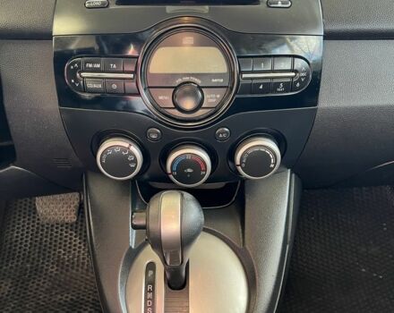 Білий Мазда 2, об'ємом двигуна 1.5 л та пробігом 139 тис. км за 5900 $, фото 11 на Automoto.ua