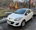 Белый Мазда 2, объемом двигателя 1.5 л и пробегом 130 тыс. км за 7500 $, фото 1 на Automoto.ua