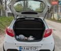 Белый Мазда 2, объемом двигателя 1.5 л и пробегом 194 тыс. км за 8700 $, фото 9 на Automoto.ua