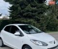 Белый Мазда 2, объемом двигателя 1.5 л и пробегом 74 тыс. км за 8150 $, фото 1 на Automoto.ua