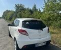 Белый Мазда 2, объемом двигателя 1.5 л и пробегом 160 тыс. км за 4976 $, фото 2 на Automoto.ua