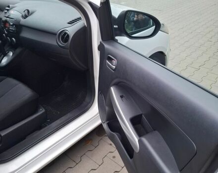 Білий Мазда 2, об'ємом двигуна 1.5 л та пробігом 151 тис. км за 8700 $, фото 28 на Automoto.ua