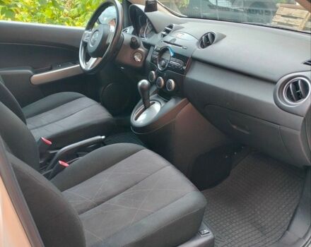 Білий Мазда 2, об'ємом двигуна 1.5 л та пробігом 151 тис. км за 7800 $, фото 5 на Automoto.ua