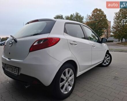 Білий Мазда 2, об'ємом двигуна 1.5 л та пробігом 151 тис. км за 8700 $, фото 4 на Automoto.ua