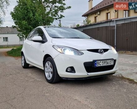 Белый Мазда 2, объемом двигателя 1.5 л и пробегом 125 тыс. км за 5800 $, фото 1 на Automoto.ua