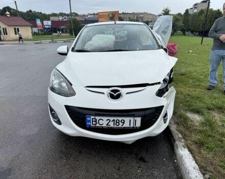 Білий Мазда 2, об'ємом двигуна 1.5 л та пробігом 106 тис. км за 3900 $, фото 1 на Automoto.ua