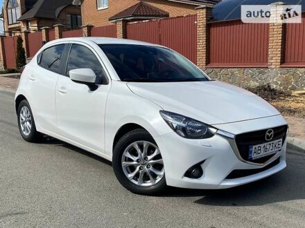 Мазда 2 2015 у Києві на Automoto.ua Білий Мазда 2, об'ємом двигуна 1.5 л та пробігом 75 тис. км за 12800 $, фото 1 на Automoto.ua