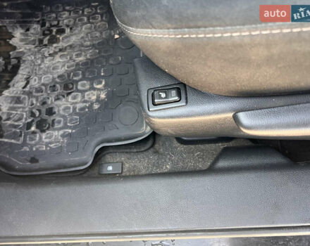 Черный Мазда 2, объемом двигателя 1.3 л и пробегом 250 тыс. км за 4200 $, фото 10 на Automoto.ua