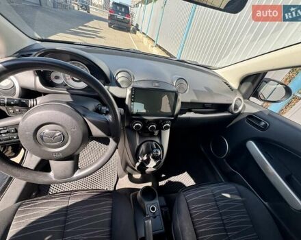 Черный Мазда 2, объемом двигателя 1.3 л и пробегом 180 тыс. км за 4000 $, фото 8 на Automoto.ua