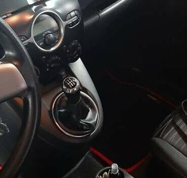 Черный Мазда 2, объемом двигателя 1.3 л и пробегом 212 тыс. км за 4800 $, фото 24 на Automoto.ua