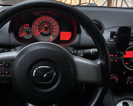 Красный Мазда 2, объемом двигателя 1.5 л и пробегом 109 тыс. км за 7100 $, фото 7 на Automoto.ua