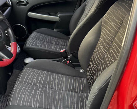 Червоний Мазда 2, об'ємом двигуна 1.5 л та пробігом 138 тис. км за 6800 $, фото 18 на Automoto.ua