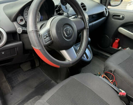 Красный Мазда 2, объемом двигателя 1.5 л и пробегом 208 тыс. км за 6200 $, фото 4 на Automoto.ua