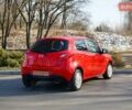 Красный Мазда 2, объемом двигателя 1.3 л и пробегом 130 тыс. км за 5400 $, фото 4 на Automoto.ua