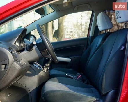 Красный Мазда 2, объемом двигателя 1.3 л и пробегом 130 тыс. км за 5400 $, фото 16 на Automoto.ua