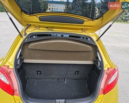 Жовтий Мазда 2, об'ємом двигуна 1.5 л та пробігом 74 тис. км за 5600 $, фото 17 на Automoto.ua