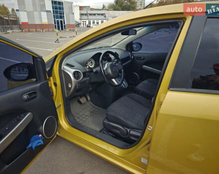 Жовтий Мазда 2, об'ємом двигуна 1.5 л та пробігом 103 тис. км за 6200 $, фото 2 на Automoto.ua