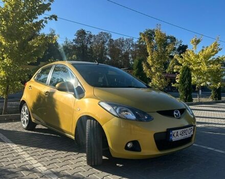 Желтый Мазда 2, объемом двигателя 1.5 л и пробегом 139 тыс. км за 6500 $, фото 1 на Automoto.ua