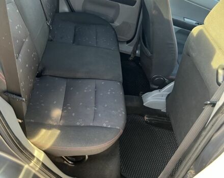 Серый Мазда 2, объемом двигателя 1.4 л и пробегом 120 тыс. км за 2999 $, фото 6 на Automoto.ua