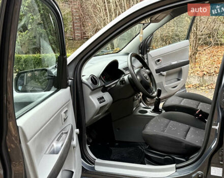 Серый Мазда 2, объемом двигателя 1.4 л и пробегом 247 тыс. км за 3350 $, фото 13 на Automoto.ua