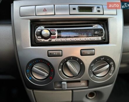 Серый Мазда 2, объемом двигателя 1.4 л и пробегом 254 тыс. км за 3800 $, фото 11 на Automoto.ua