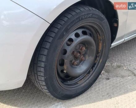 Серый Мазда 2, объемом двигателя 1.3 л и пробегом 168 тыс. км за 4990 $, фото 5 на Automoto.ua