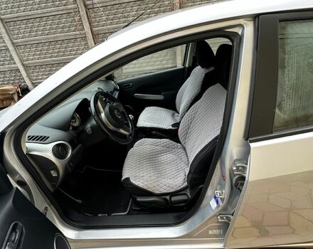 Серый Мазда 2, объемом двигателя 13 л и пробегом 147 тыс. км за 5200 $, фото 2 на Automoto.ua
