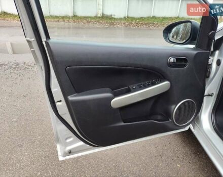 Серый Мазда 2, объемом двигателя 1.4 л и пробегом 230 тыс. км за 4800 $, фото 17 на Automoto.ua