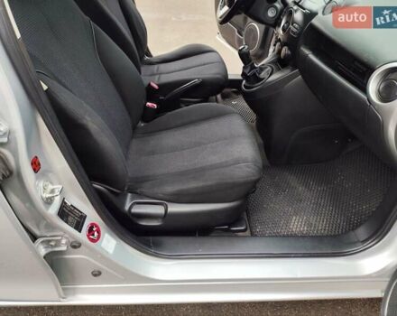 Сірий Мазда 2, об'ємом двигуна 1.4 л та пробігом 230 тис. км за 4800 $, фото 18 на Automoto.ua