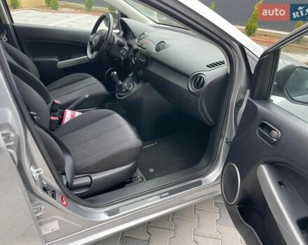 Серый Мазда 2, объемом двигателя 1.3 л и пробегом 194 тыс. км за 5950 $, фото 1 на Automoto.ua