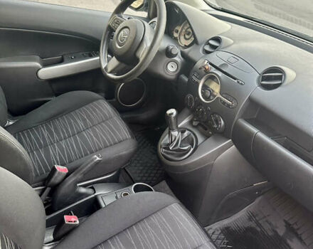 Синий Мазда 2, объемом двигателя 1.3 л и пробегом 182 тыс. км за 4500 $, фото 10 на Automoto.ua