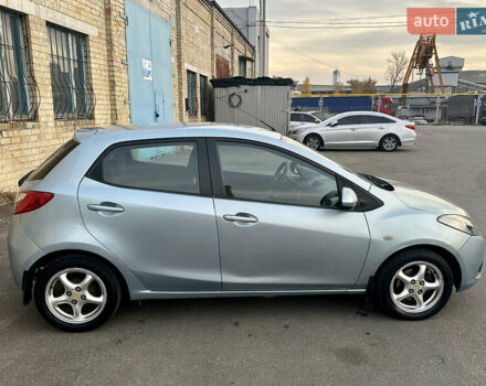 Синий Мазда 2, объемом двигателя 1.3 л и пробегом 182 тыс. км за 4500 $, фото 5 на Automoto.ua