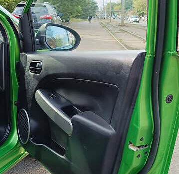 Зеленый Мазда 2, объемом двигателя 1.4 л и пробегом 157 тыс. км за 4590 $, фото 27 на Automoto.ua