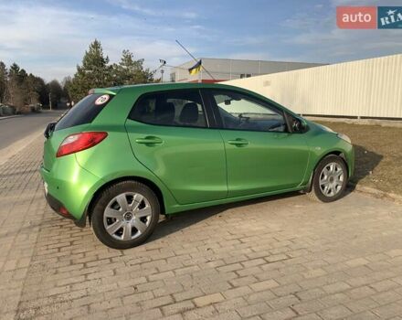 Зеленый Мазда 2, объемом двигателя 1.5 л и пробегом 99 тыс. км за 6000 $, фото 2 на Automoto.ua