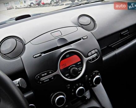 Зелений Мазда 2, об'ємом двигуна 1.4 л та пробігом 169 тис. км за 3700 $, фото 8 на Automoto.ua